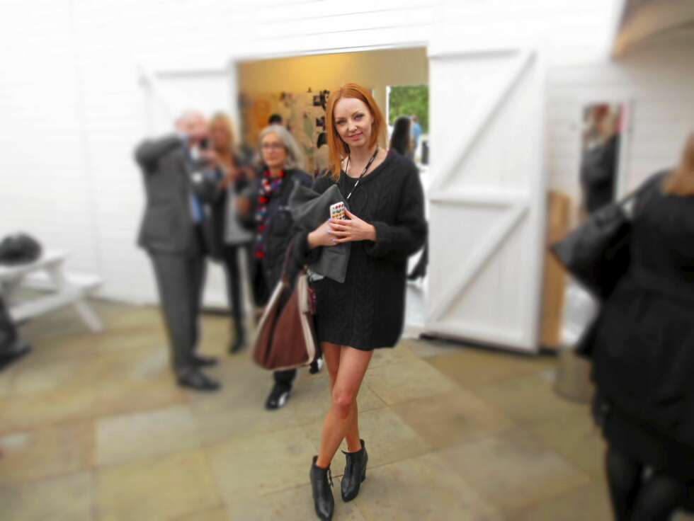 LONDON FASHION WEEK: Rubi Sørvik, moteansvarlig i Det Nye, fikk ikke gå ubemerket hen i dette tilbakelente og lekre antrekket. LONDON FASHION WEEK: Rubi Sørvik, moteansvarlig i Det Nye, fikk ikke gå ubemerket hen i dette tilbakelente og lekre antrekket.