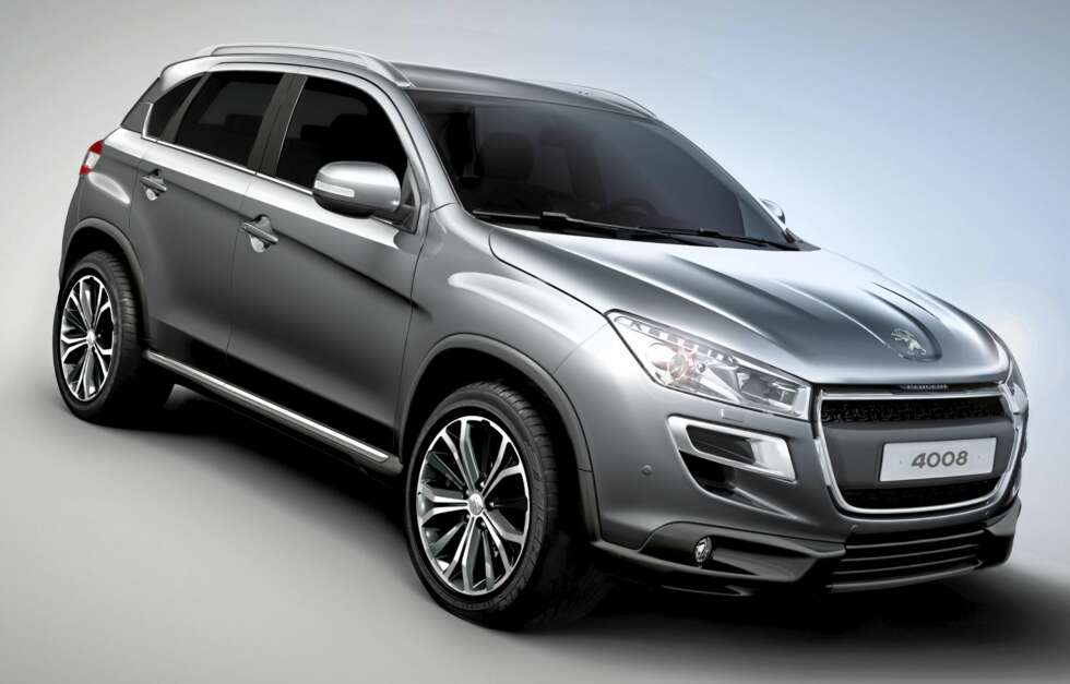 KAMP: 4008 blir Peugeots representant i bilklasse som er svært populær i Norge, kompakt-SUV-klassen, der Mitsubishi ASX er klasseledende. KAMP: 4008 blir Peugeots representant i bilklasse som er svært populær i Norge, kompakt-SUV-klassen, der Mitsubishi ASX er klasseledende.
