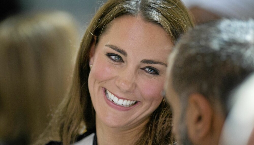 SUPERSIZE KATE: For å legge på seg benytter Kate Middleton samme taktikk som Morgan Spurlock i filmen "Supersize Me". Hun sier aldri nei takk til noe godt. SUPERSIZE KATE: For å legge på seg benytter Kate Middleton samme taktikk som Morgan Spurlock i filmen "Supersize Me". Hun sier aldri nei takk til noe godt.