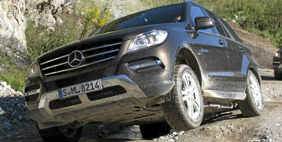 KANDIDAT: Mercedes M-klasse er en stor og komfortabel SUV ¿ med imponerende evner offroad. Foto: Øyvind Jakobsen. KANDIDAT: Mercedes M-klasse er en stor og komfortabel SUV ¿ med imponerende evner offroad. Foto: Øyvind Jakobsen.
