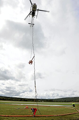 Denne 26 meter brede antennen kan se gull og mineraler flere hundre meter ned i bakken. Denne 26 meter brede antennen kan se gull og mineraler flere hundre meter ned i bakken.