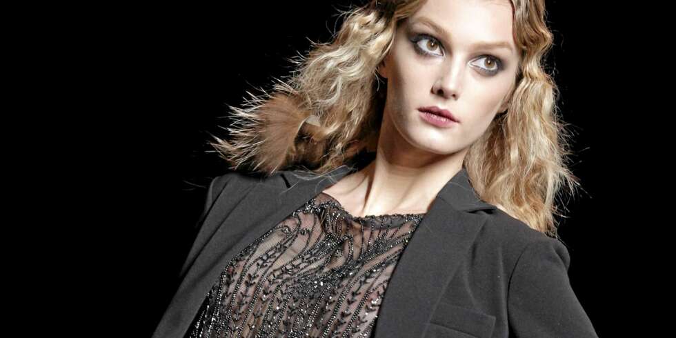 BLONDER: Blonder er hett som bare det i høst. Her fra visningen til Dior. BLONDER: Blonder er hett som bare det i høst. Her fra visningen til Dior.