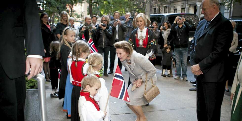I KIRKEN: Et besøk i sjømannskirken i New York var siste post på programmet under kong Harald og dronning Sonjas besøk i USA. I KIRKEN: Et besøk i sjømannskirken i New York var siste post på programmet under kong Harald og dronning Sonjas besøk i USA.