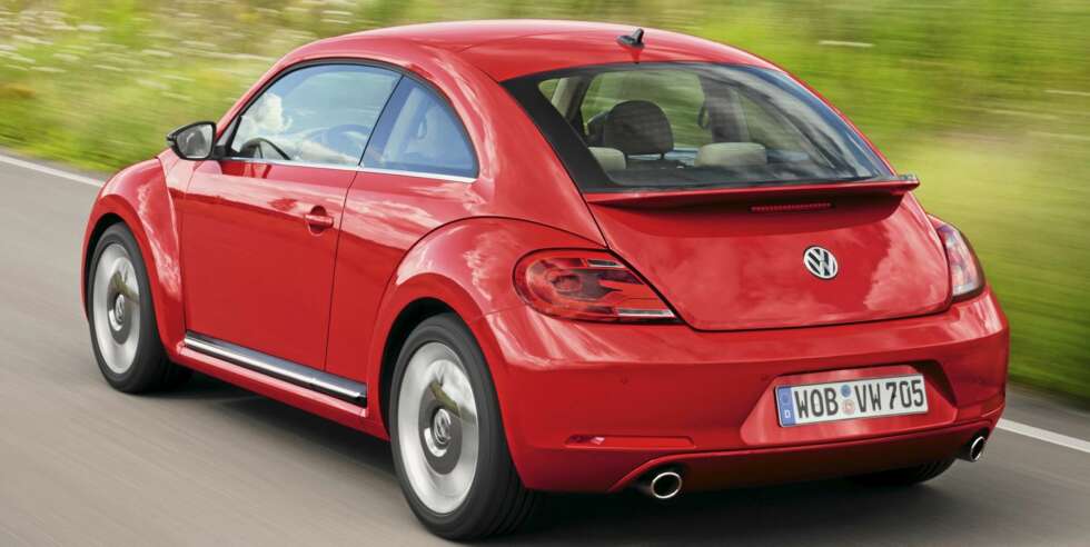 BOBLA: Den første retromodellen VW Beetle ble ingen suksess i Norge. Nye Beetle ser bedre ut og er bedre priset. FOTO: VW BOBLA: Den første retromodellen VW Beetle ble ingen suksess i Norge. Nye Beetle ser bedre ut og er bedre priset. FOTO: VW