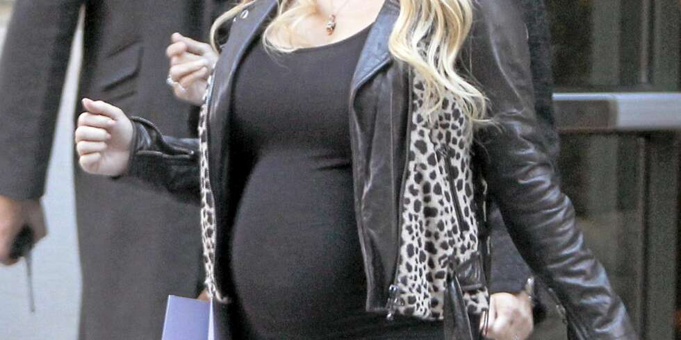 Pregnant actress/singer Jessica Simpson leaves her hotel in Soho, New York, NY on October 25, 2011.Photo by Charles Guerin/ABACAUSA.COM Code: 4108 COPYRIGHT STELLA PICTURES Pregnant actress/singer Jessica Simpson leaves her hotel in Soho, New York, NY on October 25, 2011.Photo by Charles Guerin/ABACAUSA.COM Code: 4108 COPYRIGHT STELLA PICTURES