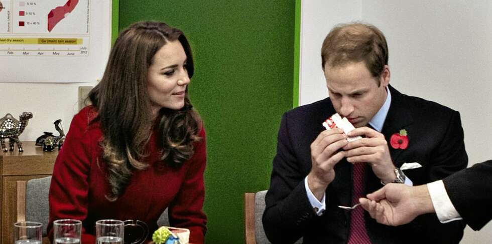 LUKTET LUNTEN: Kate takket derimot nei til peanøttpastaen de ble budt på i Danmark. Nå mener det britiske magasinet In Touch å vite at prinsessen er gravid i sjette uke. LUKTET LUNTEN: Kate takket derimot nei til peanøttpastaen de ble budt på i Danmark. Nå mener det britiske magasinet In Touch å vite at prinsessen er gravid i sjette uke.