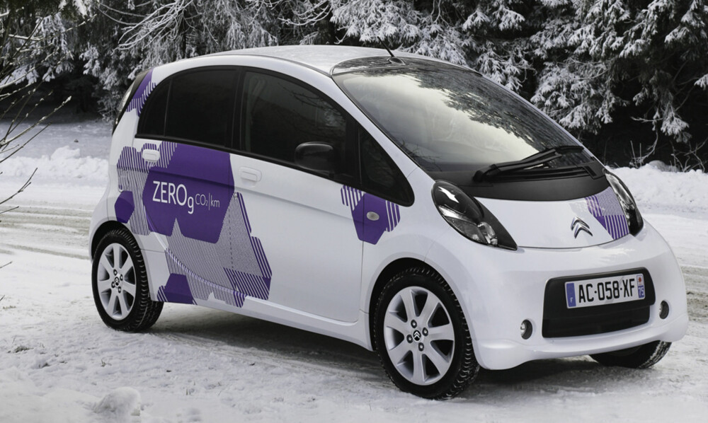 SØSKEN: I likhet med Peugeot iOn er også Citroën C-Zero er resultat av samarbeidet mellom Mitsubishi og PSA Peugeot Citroën. SØSKEN: I likhet med Peugeot iOn er også Citroën C-Zero er resultat av samarbeidet mellom Mitsubishi og PSA Peugeot Citroën.