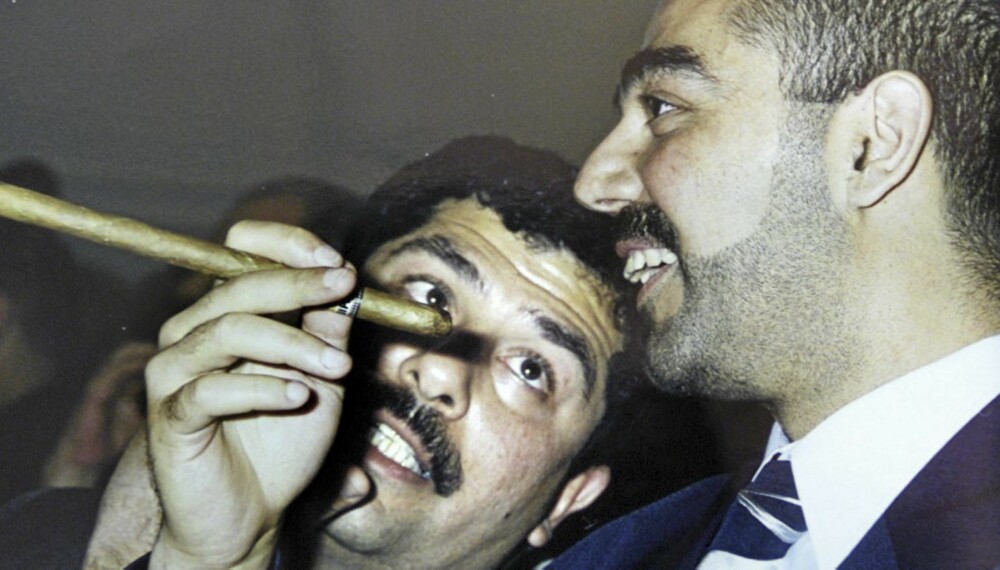 Saddam Hussein var ikke udelt heldig med oppdragelsen av sine sønner Qusay og Uday. Uday (med sigar) var en bestialsk drapsmann. Saddam Hussein var ikke udelt heldig med oppdragelsen av sine sønner Qusay og Uday. Uday (med sigar) var en bestialsk drapsmann.