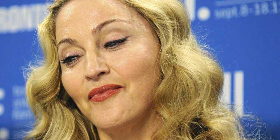 PARIA: Madonna er ikke lenger velkommen til å være sammen med Gwyneth, kate, fergie og Beyoncé. PARIA: Madonna er ikke lenger velkommen til å være sammen med Gwyneth, kate, fergie og Beyoncé.