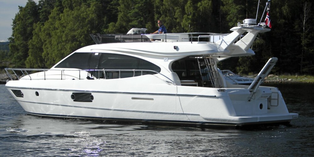 FERSK: Vi tar turen om bord i en rykende fersk Ferretti 500. FERSK: Vi tar turen om bord i en rykende fersk Ferretti 500.