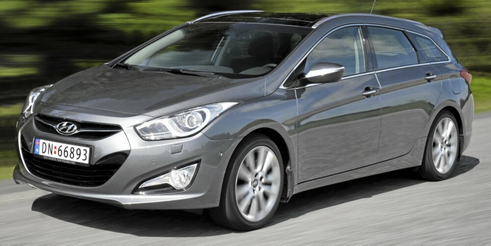 NORGESBIL: Kombinasjonen av pris, plass, design og kjøreegenskaper gjør at Hyundai i40 har alle forutsetningene som skal til for å bli en populær stasjonsvogn i Norge. NORGESBIL: Kombinasjonen av pris, plass, design og kjøreegenskaper gjør at Hyundai i40 har alle forutsetningene som skal til for å bli en populær stasjonsvogn i Norge.