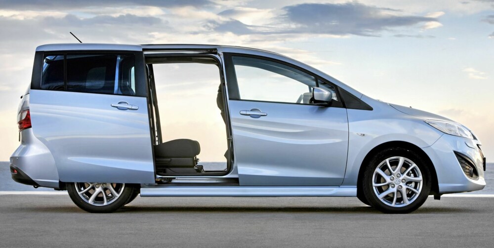 FLERBRUKSBIL: Mazda 5 har skyvedør, en praktisk innretning som det er lett å bli glad i. FLERBRUKSBIL: Mazda 5 har skyvedør, en praktisk innretning som det er lett å bli glad i.