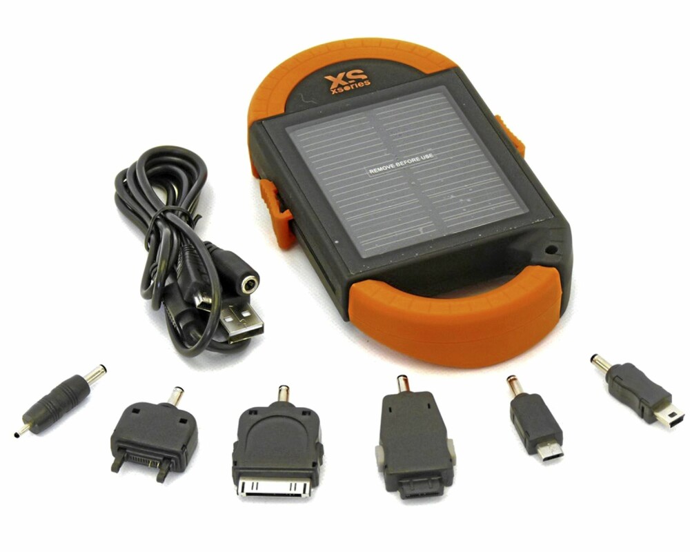 SOLLADER: XSories Universal Solar Charger gir deg strøm fra solen til mobilen og andre enheter. SOLLADER: XSories Universal Solar Charger gir deg strøm fra solen til mobilen og andre enheter.
