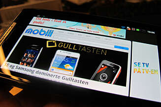 SURFESJEFEN: Kraftig maskinvare og stor skjerm gjør Razr til en herlig surfetelefon. SURFESJEFEN: Kraftig maskinvare og stor skjerm gjør Razr til en herlig surfetelefon.