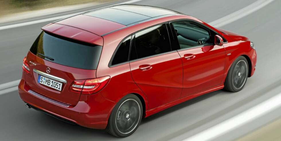 KOMFORT OG SIKKERHET: Den nye Mercedes B-klasse har radarbasert kollisjonsvarsling som standard. God komfort og praktiske seteløsninger har den også. FOTO: Mercedes-Benz KOMFORT OG SIKKERHET: Den nye Mercedes B-klasse har radarbasert kollisjonsvarsling som standard. God komfort og praktiske seteløsninger har den også. FOTO: Mercedes-Benz