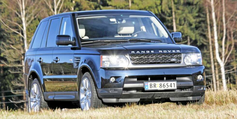 ROBUST: På den ene siden er Range Rover Sport bygd for storslåtte opplevelser på vei. På den annen side har den en offroadpakke som gjør at den sjelden lar seg stoppe. ROBUST: På den ene siden er Range Rover Sport bygd for storslåtte opplevelser på vei. På den annen side har den en offroadpakke som gjør at den sjelden lar seg stoppe.