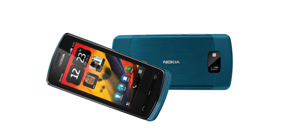 LITEN OG LETT: Nokia 700 veier under 100 gram og er svært hendig. LITEN OG LETT: Nokia 700 veier under 100 gram og er svært hendig.