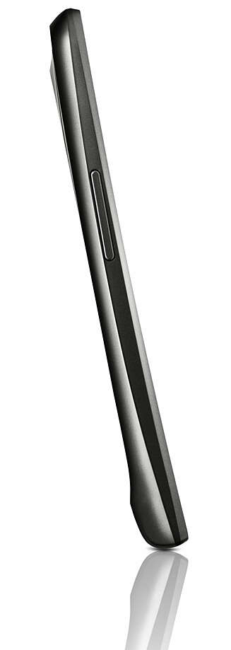 TYNN: Galaxy Nexus er bare 8,9 mm tykk, men kanskje ikke like stilren som de lekreste modellene på markedet. TYNN: Galaxy Nexus er bare 8,9 mm tykk, men kanskje ikke like stilren som de lekreste modellene på markedet.