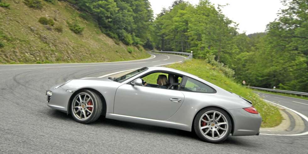 KJENT VEI: Anne Chr. Winness enda en gang på vei fra Norge til Nürburgring. En vei hun etter hvert kjenner godt. Foto: Frozenspeed Motorsport Photography KJENT VEI: Anne Chr. Winness enda en gang på vei fra Norge til Nürburgring. En vei hun etter hvert kjenner godt. Foto: Frozenspeed Motorsport Photography