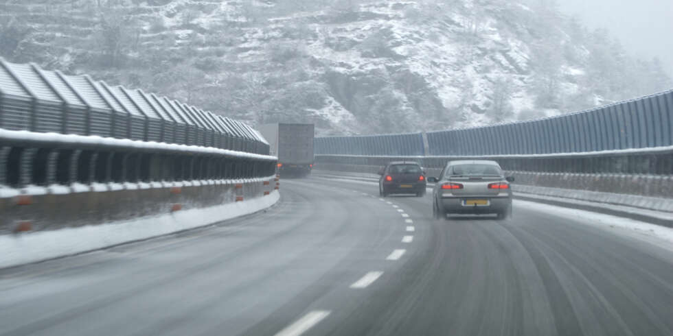 TRYGG: Det er betryggende å ha en bil som hjelper deg frem, spesielt når kjøreforholdene er vanskelige. TRYGG: Det er betryggende å ha en bil som hjelper deg frem, spesielt når kjøreforholdene er vanskelige.