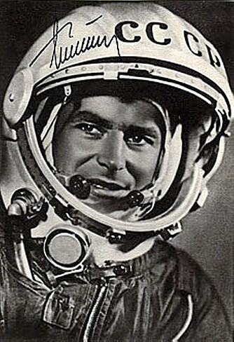 Russiske Gherman Titov var en av verdens aller første astronauter - og førstemann til å spy i bane rundt jorda. Russiske Gherman Titov var en av verdens aller første astronauter - og førstemann til å spy i bane rundt jorda.