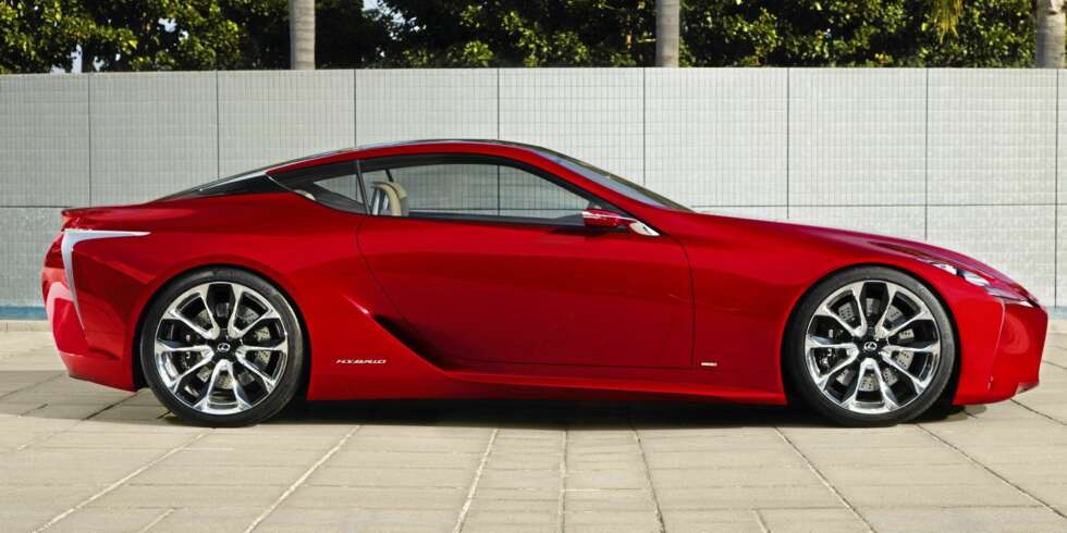 LEXUS: Bilen vises frem på bilutstillingen i Detroit. LEXUS: Bilen vises frem på bilutstillingen i Detroit.
