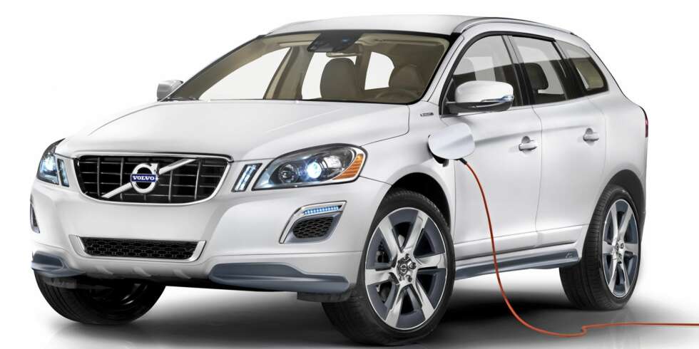 HYBRID: Volvo XC60 Plug.in Hybrid med bensinmotor i kombinasjon med elektrisk motor. Pakken yter total 350 hk. (Alle foto: Produsent) HYBRID: Volvo XC60 Plug.in Hybrid med bensinmotor i kombinasjon med elektrisk motor. Pakken yter total 350 hk. (Alle foto: Produsent)