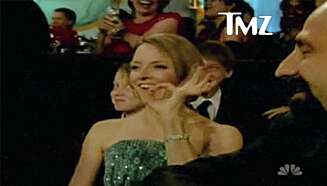 LIKE BLID: Jodie Foster lot ikke Rickys grovkornede spøk gå inn på seg. LIKE BLID: Jodie Foster lot ikke Rickys grovkornede spøk gå inn på seg.