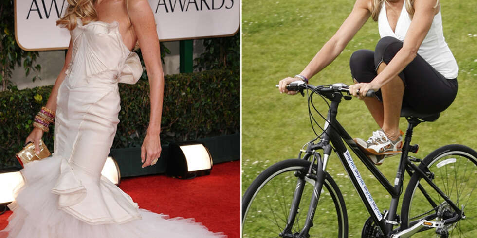Elle Macpherson lever et utendørsliv, forteller hun. Men hun tar seg jammen bra ut i mer urbane omgivelser også. Senest under Golden Globe-utdelingen i helgen. Elle Macpherson lever et utendørsliv, forteller hun. Men hun tar seg jammen bra ut i mer urbane omgivelser også. Senest under Golden Globe-utdelingen i helgen.
