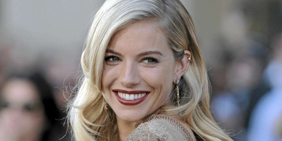GLAMOUR: Sienna Miller er alltid en ener på den røde løperen. GLAMOUR: Sienna Miller er alltid en ener på den røde løperen.