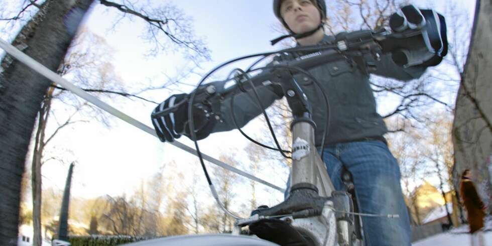 Vinteren har kommet til Oslo og syklister må regne med snø og is og sørpe på veiene. Vinteren har kommet til Oslo og syklister må regne med snø og is og sørpe på veiene.