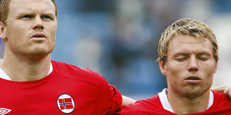 VISSTE INGENTING: Landslagsstjernene John Arne og Bjørn Helge Riise kjente ikke til sin fars forbrytelse før det leste morens biografi nylig. VISSTE INGENTING: Landslagsstjernene John Arne og Bjørn Helge Riise kjente ikke til sin fars forbrytelse før det leste morens biografi nylig.