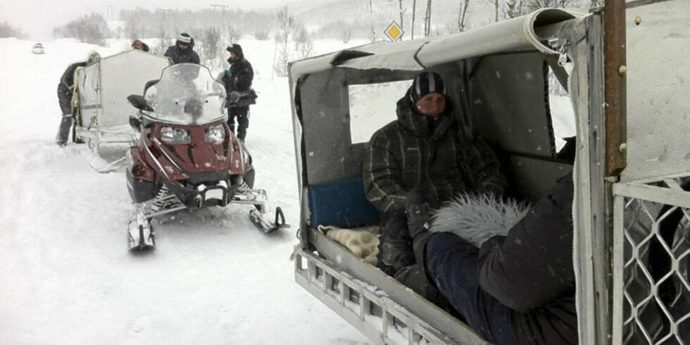 SNØKAOS: Det er kong Vinter som har makten i Rauland, der Robinsonekspedisjonen Vinter er under innspilling. SNØKAOS: Det er kong Vinter som har makten i Rauland, der Robinsonekspedisjonen Vinter er under innspilling.