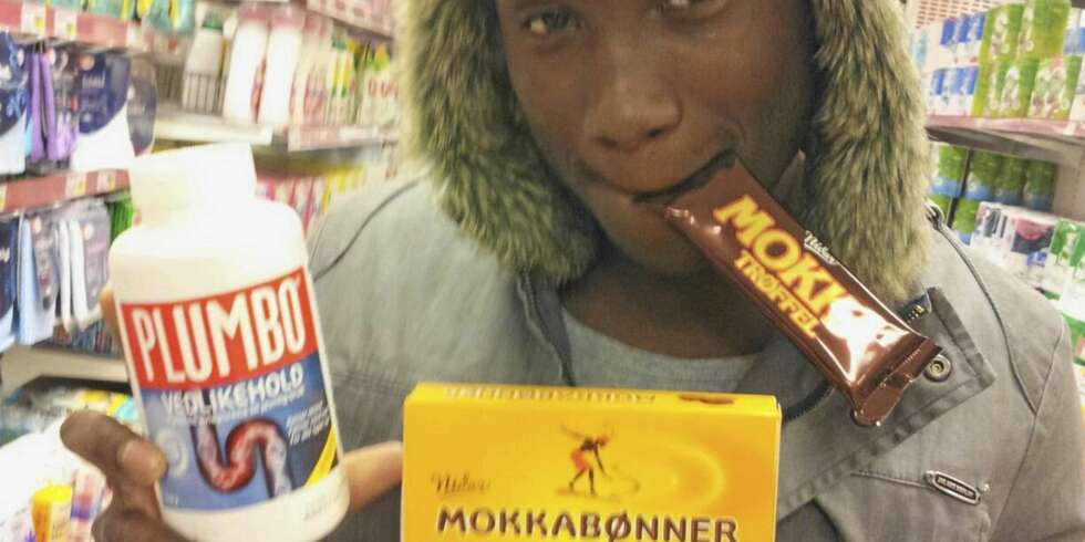 ORIGINALEN: Dette bildet la Mohamoud Jammeh ut på Facebook, med underteksten «Jag är en ekte MOKKAMANN!!!!» nylig. ORIGINALEN: Dette bildet la Mohamoud Jammeh ut på Facebook, med underteksten «Jag är en ekte MOKKAMANN!!!!» nylig.