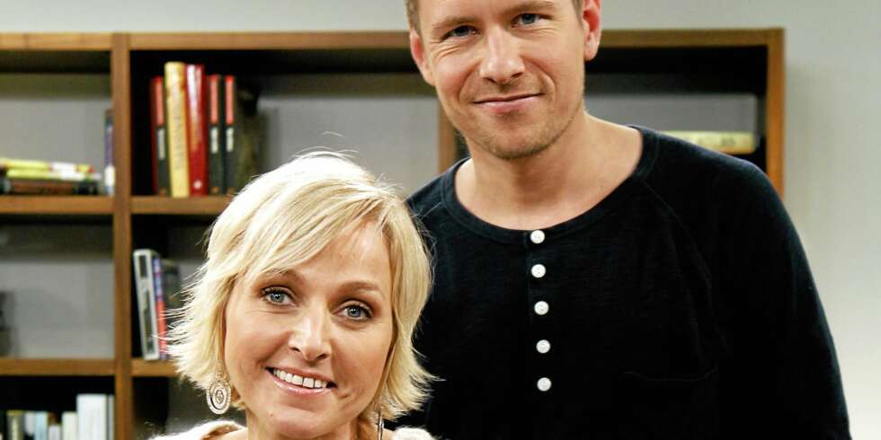 EN SPENT MORGEN: Reidar Buskenes skal opereres. Her med TV-makker Vår Staude. EN SPENT MORGEN: Reidar Buskenes skal opereres. Her med TV-makker Vår Staude.