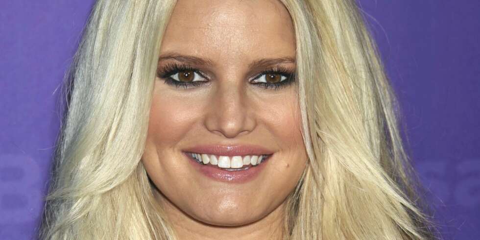 GRAVID: Jessica Simpson venter barn til våren, og pappa Joe er rasende over at barnet blir født utenfor ekteskap. GRAVID: Jessica Simpson venter barn til våren, og pappa Joe er rasende over at barnet blir født utenfor ekteskap.