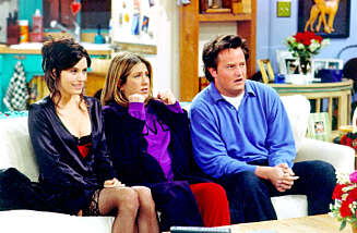 BLANT VENNER: Matthew i glansdagene sammen med Courteney Cox Arquette som Monica og Jennifer Aniston som Rachel . BLANT VENNER: Matthew i glansdagene sammen med Courteney Cox Arquette som Monica og Jennifer Aniston som Rachel .