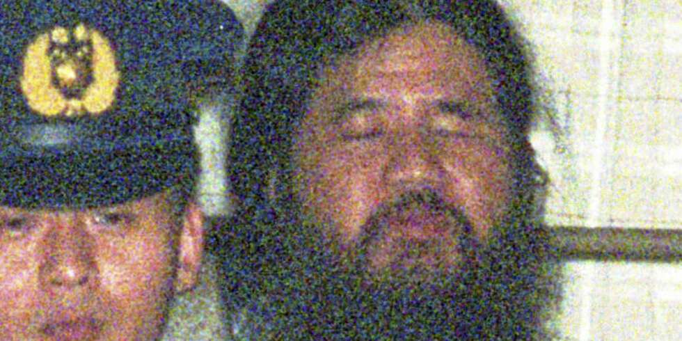 Dommedagssektens guru Shoko Asahara ble dømt til døden ved henging for en rekke nervegassangrep som toppet seg med angrepet mot T-banen i Tokyo hvor 12 ble drept og minst 5500 skadet. Dommedagssektens guru Shoko Asahara ble dømt til døden ved henging for en rekke nervegassangrep som toppet seg med angrepet mot T-banen i Tokyo hvor 12 ble drept og minst 5500 skadet.
