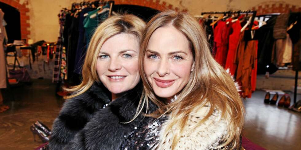 PREMIEREKLARE: Susannah Constantine (50) (til venstre) og Trinny Woodall (48), har gitt britiske damer et nytt syn på klær, pupper og undertøy. Nå skal de hjelpe norske kvinner å få en ny stil. PREMIEREKLARE: Susannah Constantine (50) (til venstre) og Trinny Woodall (48), har gitt britiske damer et nytt syn på klær, pupper og undertøy. Nå skal de hjelpe norske kvinner å få en ny stil.
