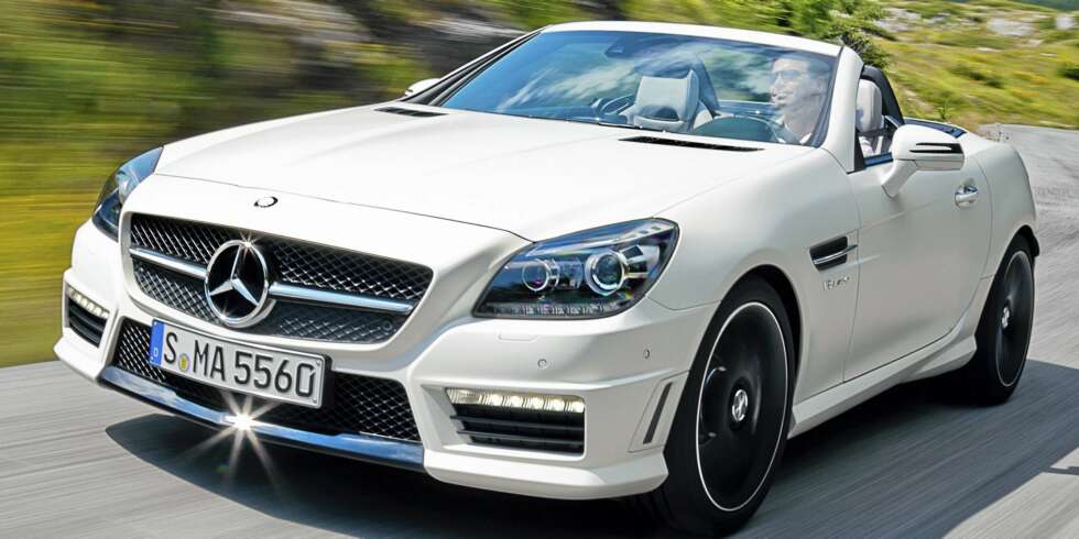 MUSKLER: Mercedes SLK 55 AMG har en 5,5 liters selvpustende V8-motor på 428 hk. MUSKLER: Mercedes SLK 55 AMG har en 5,5 liters selvpustende V8-motor på 428 hk.