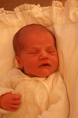 Her er det første babybildet av Estelle. Her er det første babybildet av Estelle.