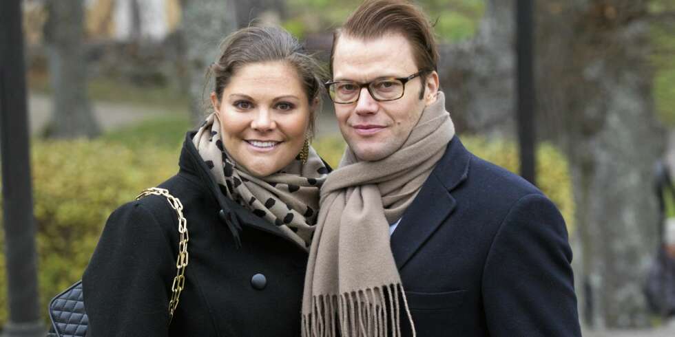 NYBAKTE FORELDRE: Kronprinsesse Victoria og prins Daniel fikk en liten datter torsdag. NYBAKTE FORELDRE: Kronprinsesse Victoria og prins Daniel fikk en liten datter torsdag.
