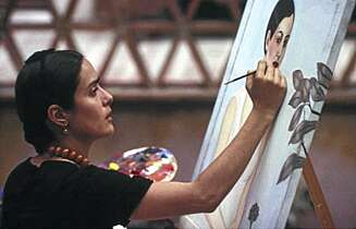 FRIDA MED PENSEL I HÅNDEN: Filmen om Frida Kahlo gikk sin seiersgang på kinoene i 2002-2003. FRIDA MED PENSEL I HÅNDEN: Filmen om Frida Kahlo gikk sin seiersgang på kinoene i 2002-2003.