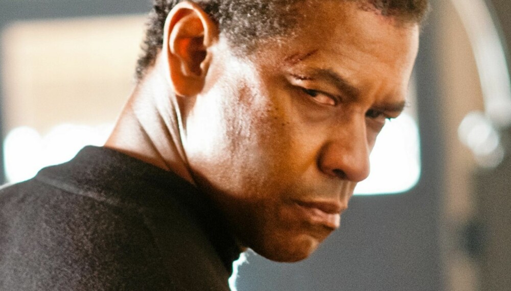 SPIRITUELL: Denzel Washington lar ikke sin personlige tro gå ut over skuespillerkarrieren, men ser fortsatt etter det spirituelle i alle karakterene han spiller. Her fra rollen som Tobin Frost i «Safe House». SPIRITUELL: Denzel Washington lar ikke sin personlige tro gå ut over skuespillerkarrieren, men ser fortsatt etter det spirituelle i alle karakterene han spiller. Her fra rollen som Tobin Frost i «Safe House».