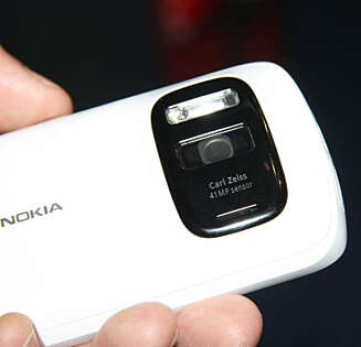 KAMERAMONSTER: Det mangler ikke på megapiksler på Nokia 808 PureView. KAMERAMONSTER: Det mangler ikke på megapiksler på Nokia 808 PureView.