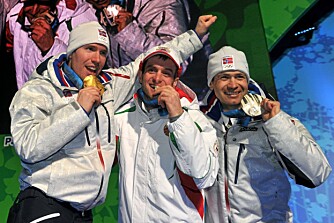 SURT KLIMA: Emil Hegle Svendsen (t.v.) og Ole Einar Bjørndalen (t.h.) har lenge hatt en usedvanlig dårlig kjemi seg imellom. Her under VM i 2010. Nå tar Emil på seg ansvaret for at det har gått surt. SURT KLIMA: Emil Hegle Svendsen (t.v.) og Ole Einar Bjørndalen (t.h.) har lenge hatt en usedvanlig dårlig kjemi seg imellom. Her under VM i 2010. Nå tar Emil på seg ansvaret for at det har gått surt.