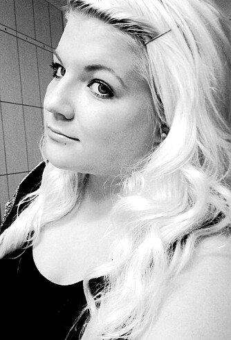 LOTTE LARSEN: 19 år gamle Lotte Larsen testet vippeserum for å få lengre og fyldigere vipper. Resultatet ble ikke helt som forventet. LOTTE LARSEN: 19 år gamle Lotte Larsen testet vippeserum for å få lengre og fyldigere vipper. Resultatet ble ikke helt som forventet.