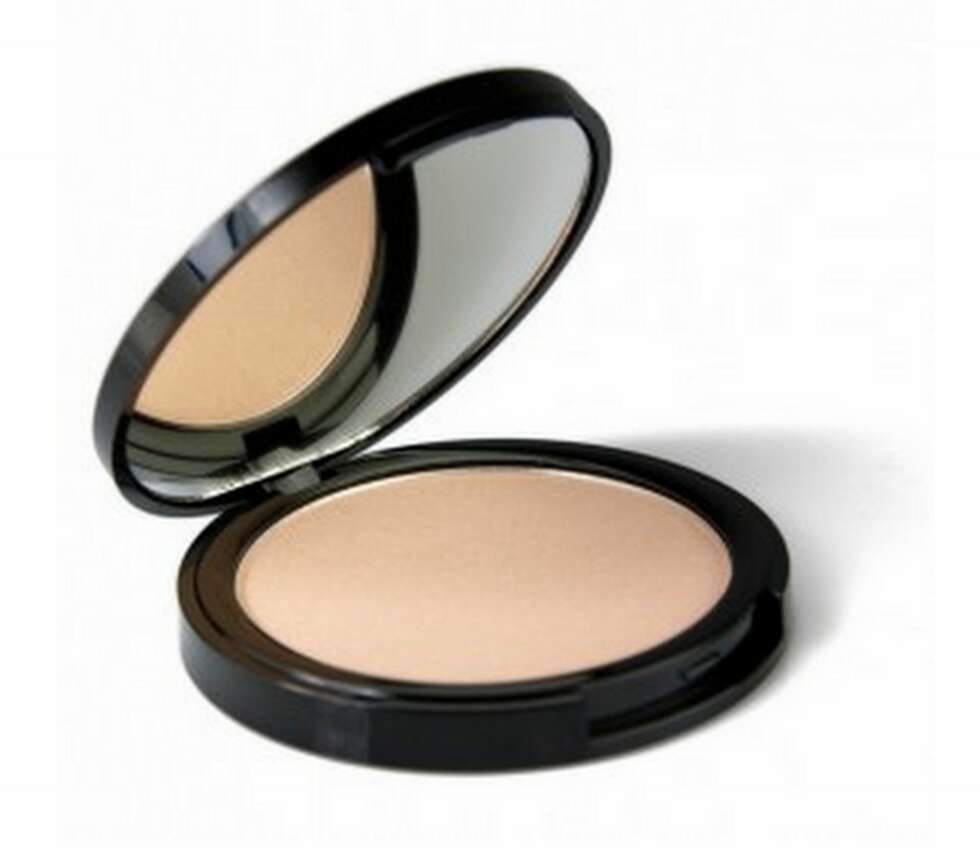 MAKS GLØD: Jeg testet Bright Luminizing Highlighter fra Makeup Mekka (kr 49 - salg) for noen uker siden, og visste umiddelbart at det var en ny storfavoritt! MAKS GLØD: Jeg testet Bright Luminizing Highlighter fra Makeup Mekka (kr 49 - salg) for noen uker siden, og visste umiddelbart at det var en ny storfavoritt!