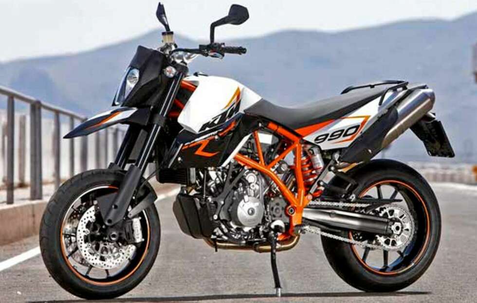 SUPER MOTARD: Ny versting fra KTM, også den med R til slutt i navnet. SUPER MOTARD: Ny versting fra KTM, også den med R til slutt i navnet.
