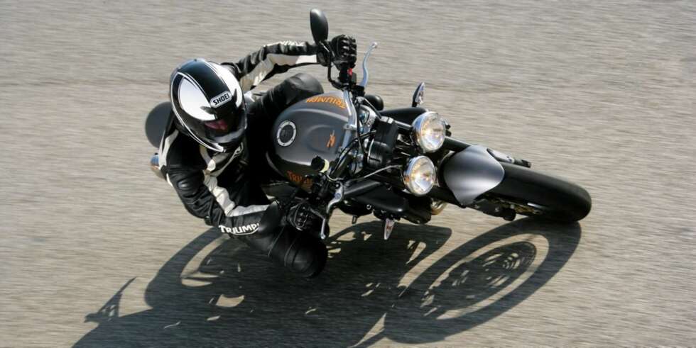 R FOR RÅTT: Street Triple blir heftigere og får R som tilnavn. R FOR RÅTT: Street Triple blir heftigere og får R som tilnavn.